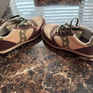 Saucony Men's Sneakers in Brown and Olive